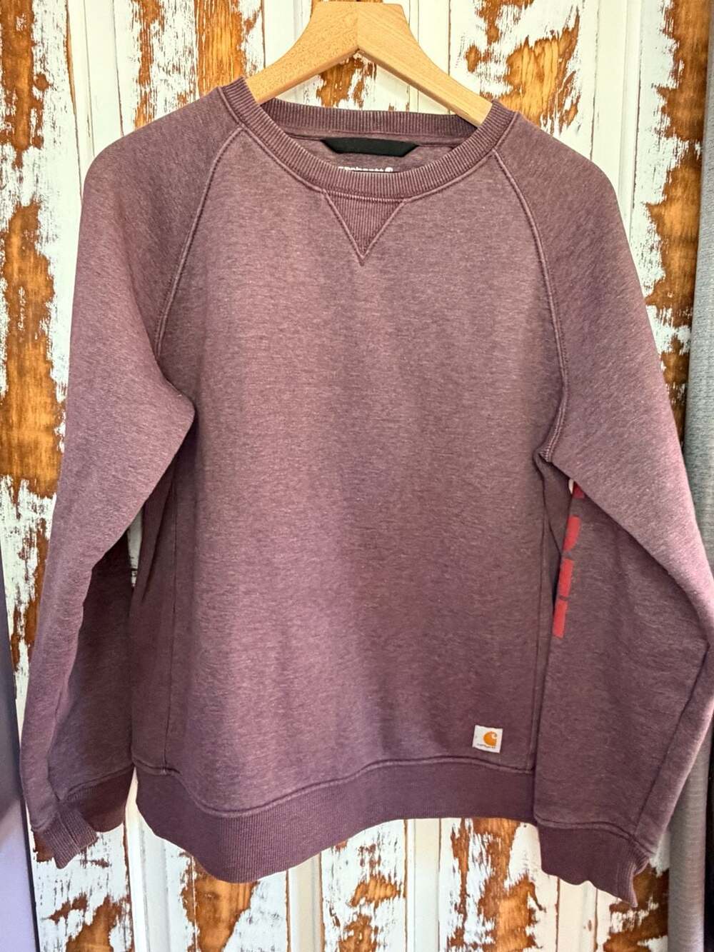 Carhartt Women’s Relaxed Fit Sweatshirt Size L Burgundy Sleeve Logo Gorpcore